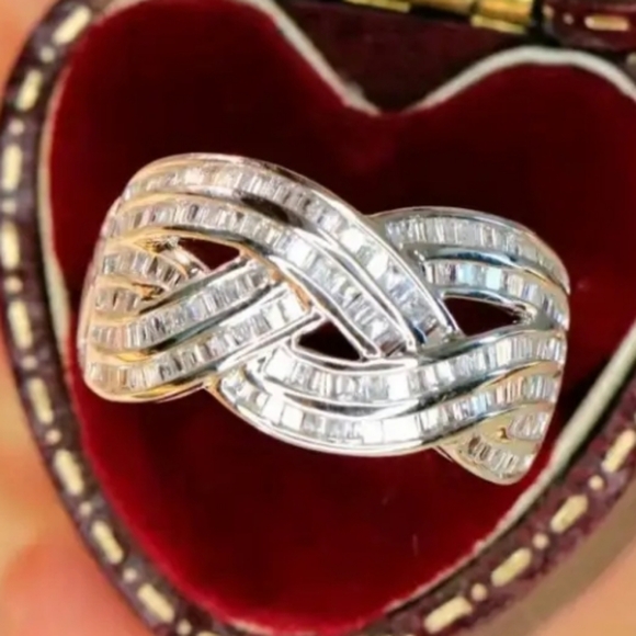 Silvertone Ring with Baguette Rhinestones - Picture 2 of 5